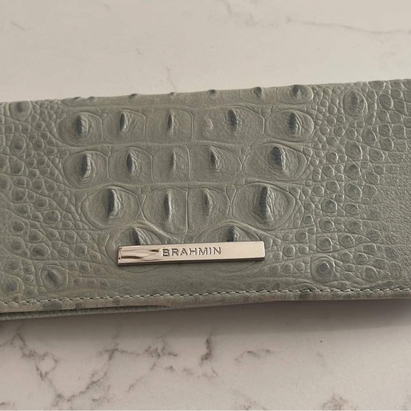 SOLD Brahmin Amelia Medium Crossbody Bucket Bag in Seafoam Green - Picture 9 of 9